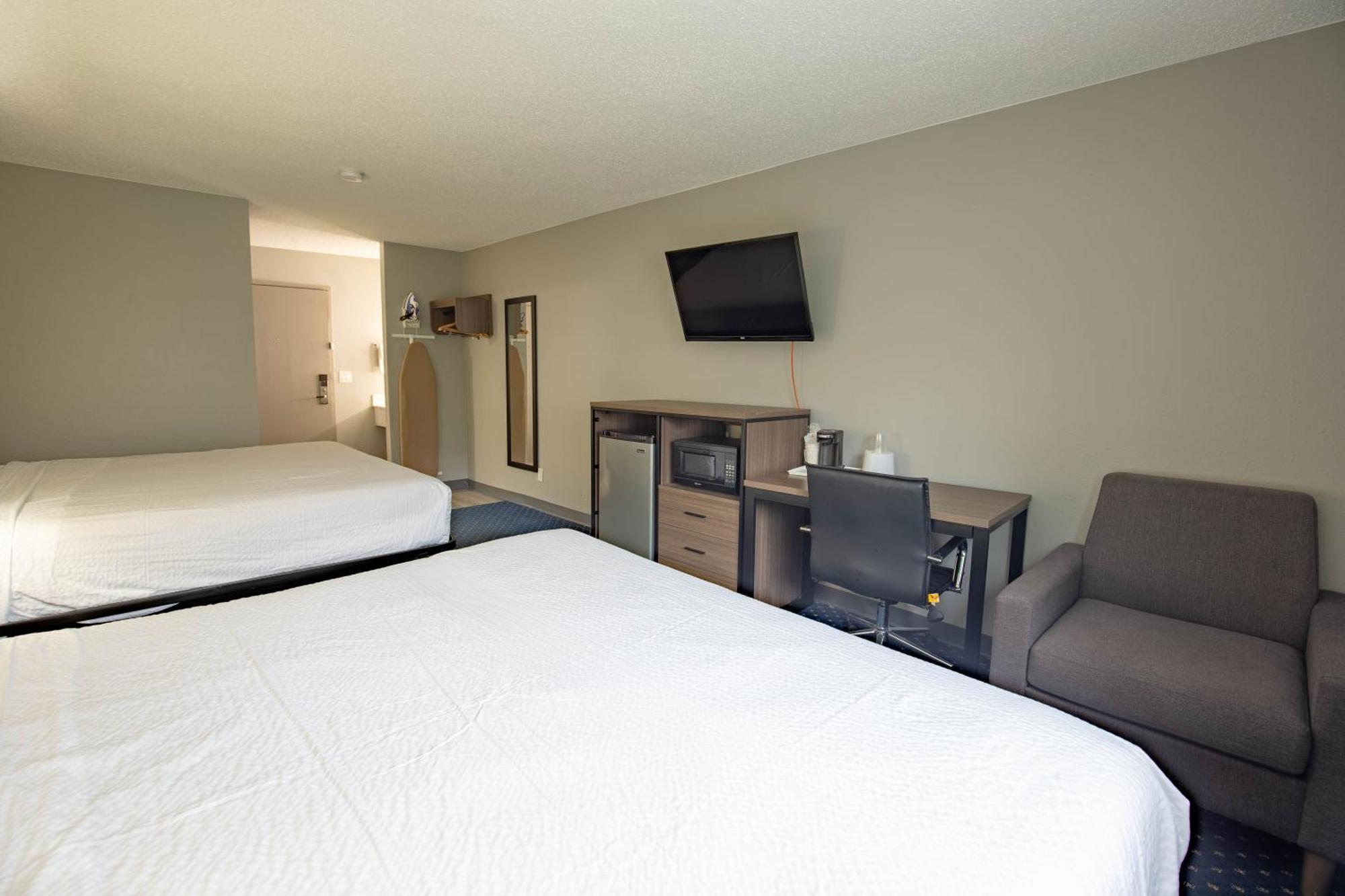 Super 8 By Wyndham Rockford I-90 Casino District Hotel Екстериор снимка