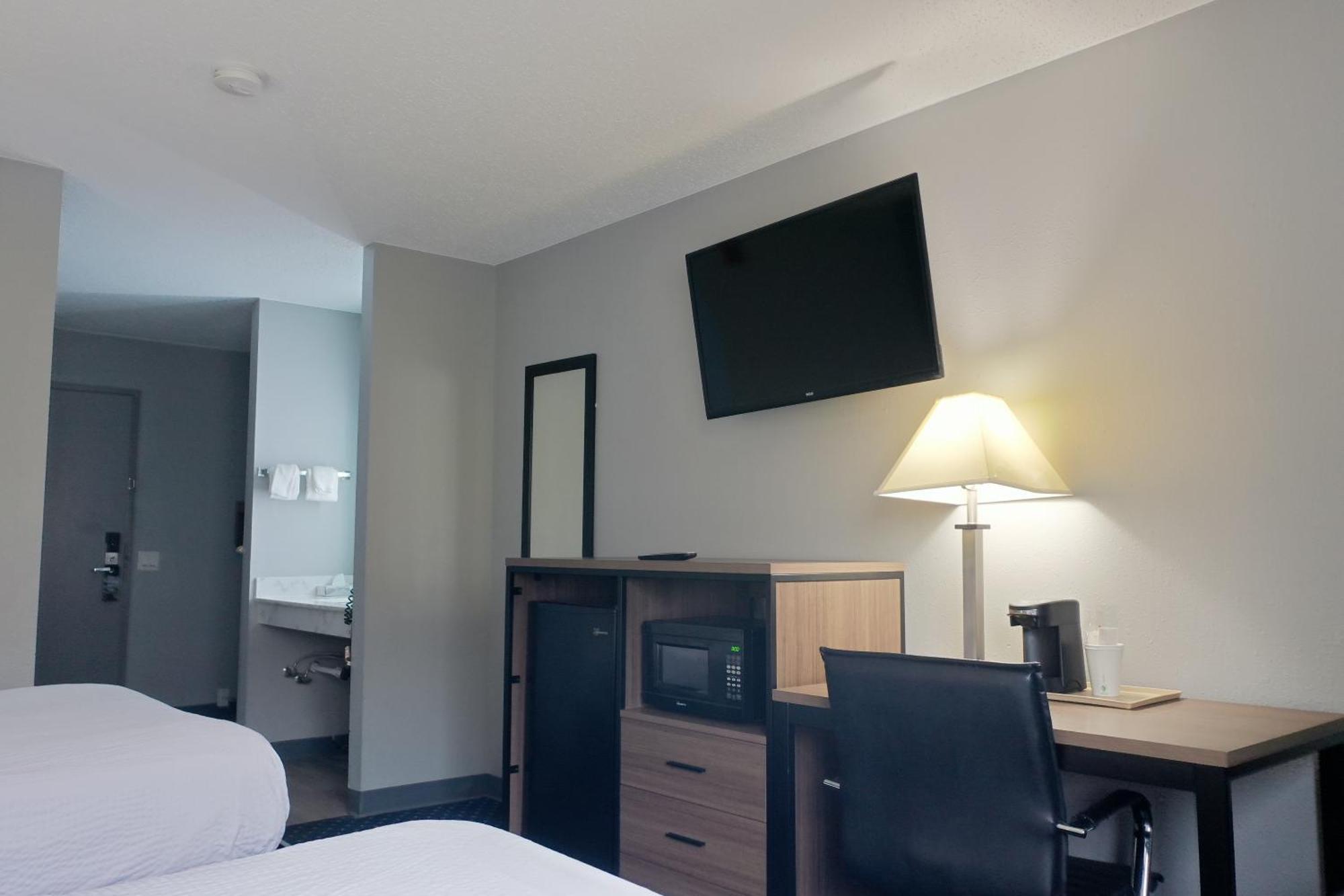 Super 8 By Wyndham Rockford I-90 Casino District Hotel Екстериор снимка