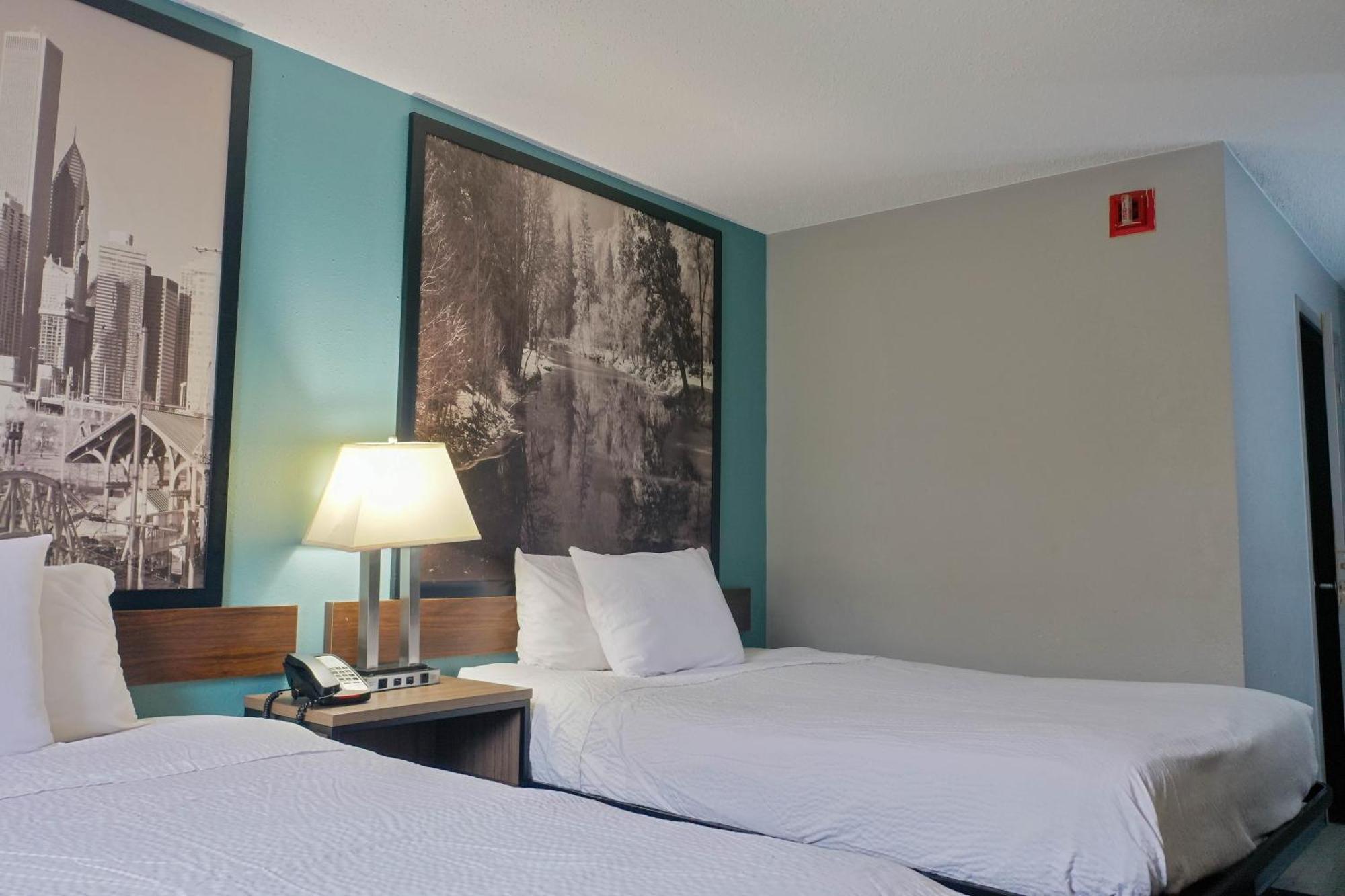 Super 8 By Wyndham Rockford I-90 Casino District Hotel Екстериор снимка
