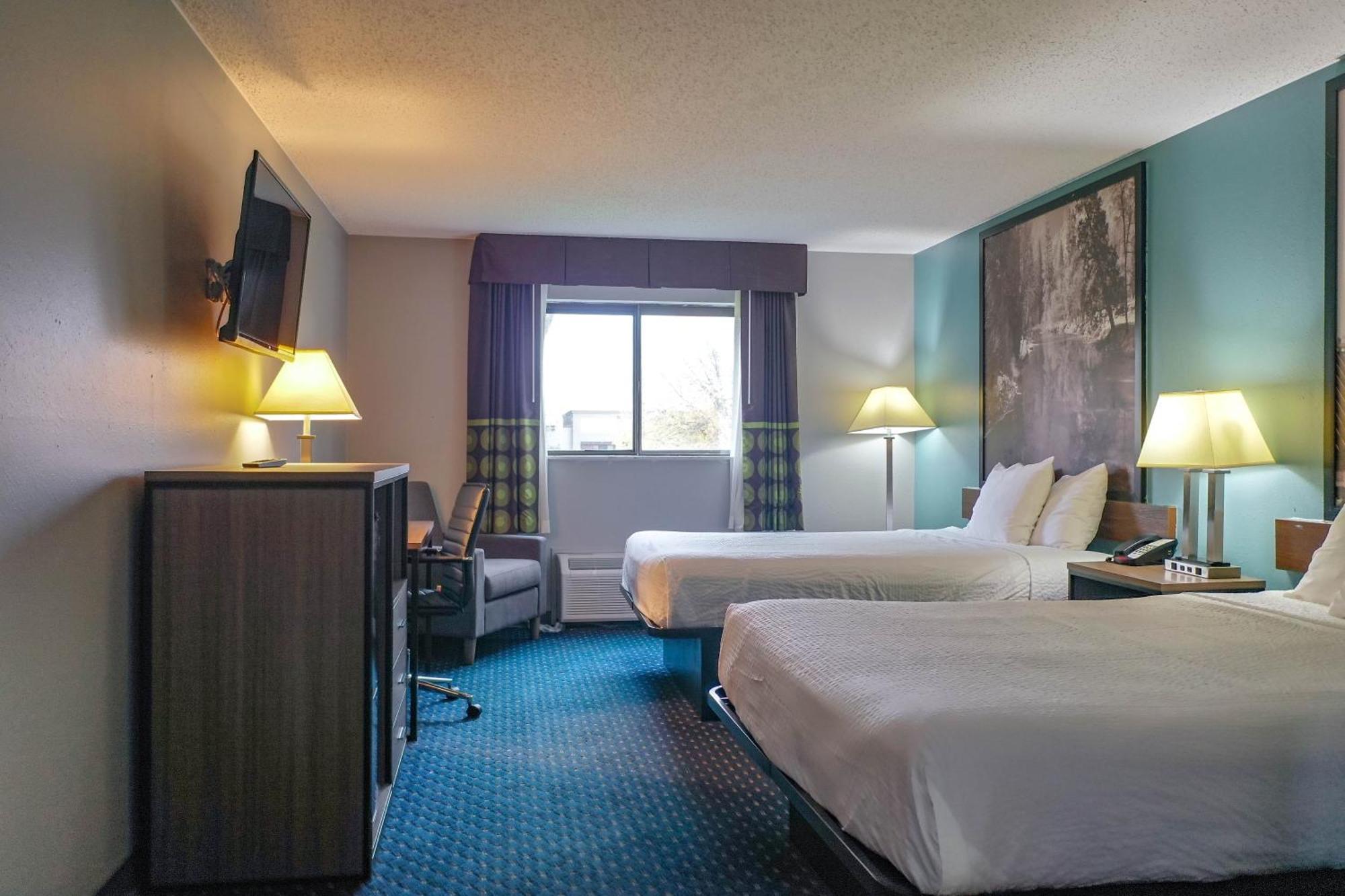 Super 8 By Wyndham Rockford I-90 Casino District Hotel Екстериор снимка