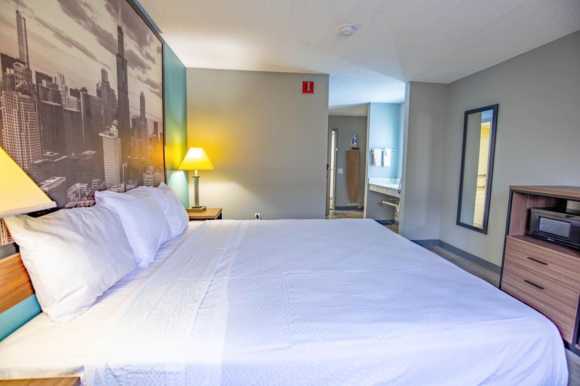 Super 8 By Wyndham Rockford I-90 Casino District Hotel Екстериор снимка