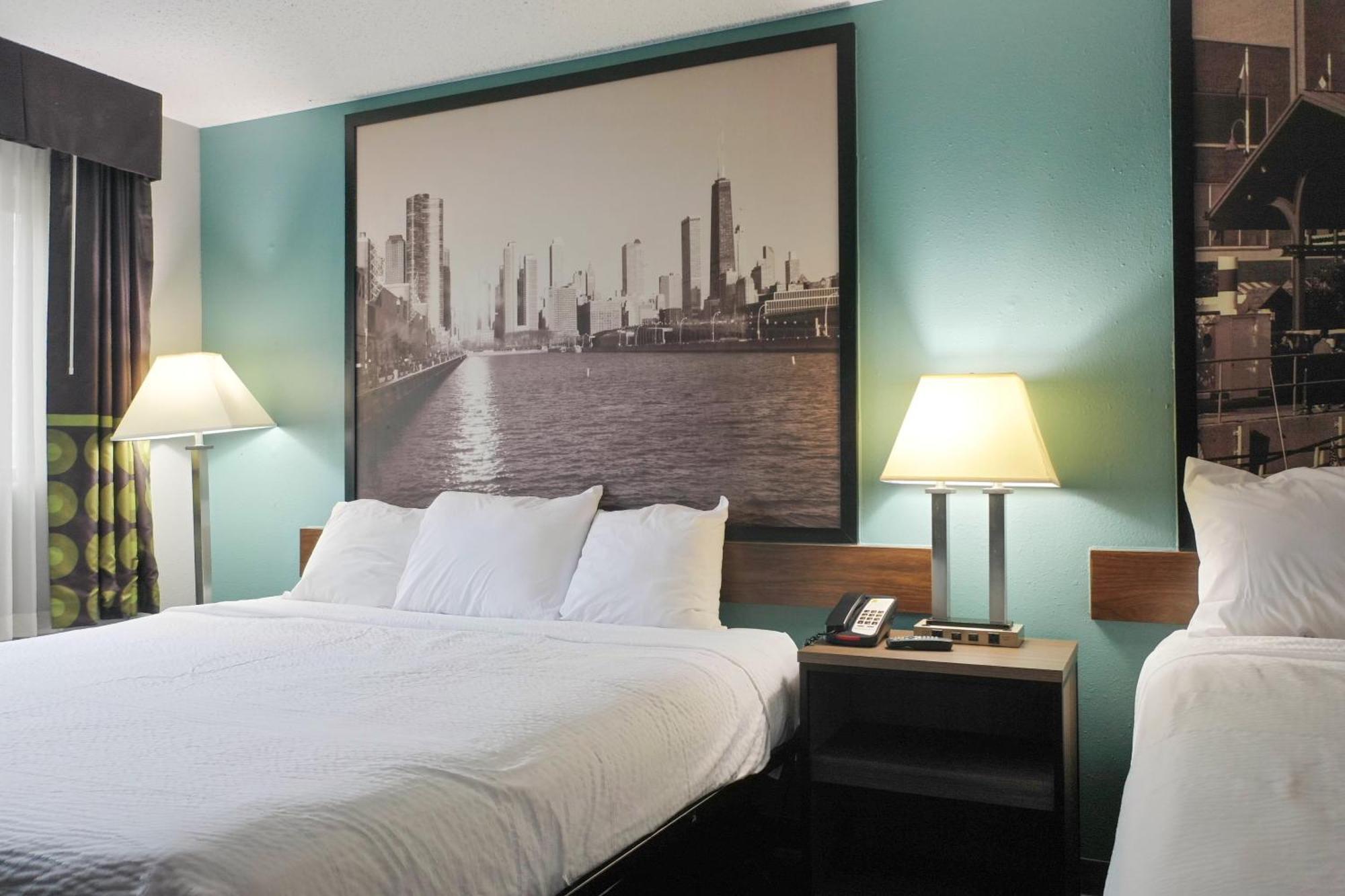 Super 8 By Wyndham Rockford I-90 Casino District Hotel Екстериор снимка